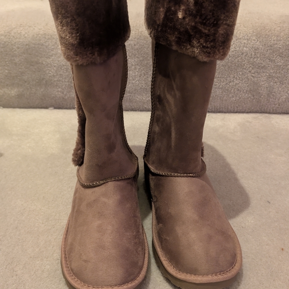 Cozy Brown Fur-Lined Boots - Picture 4 of 6